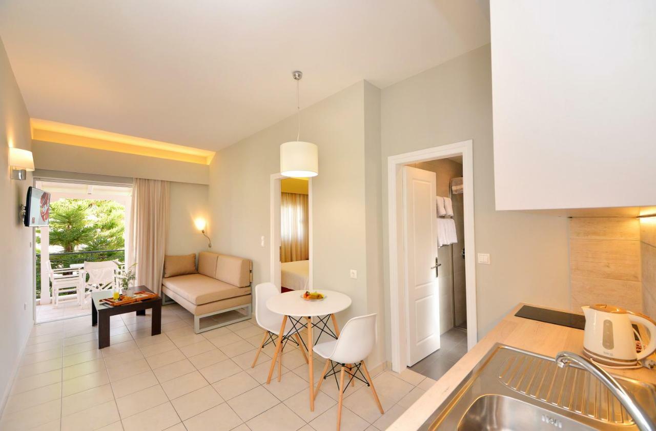 Theoxenia Hotel Apartments ครานี ภายนอก รูปภาพ