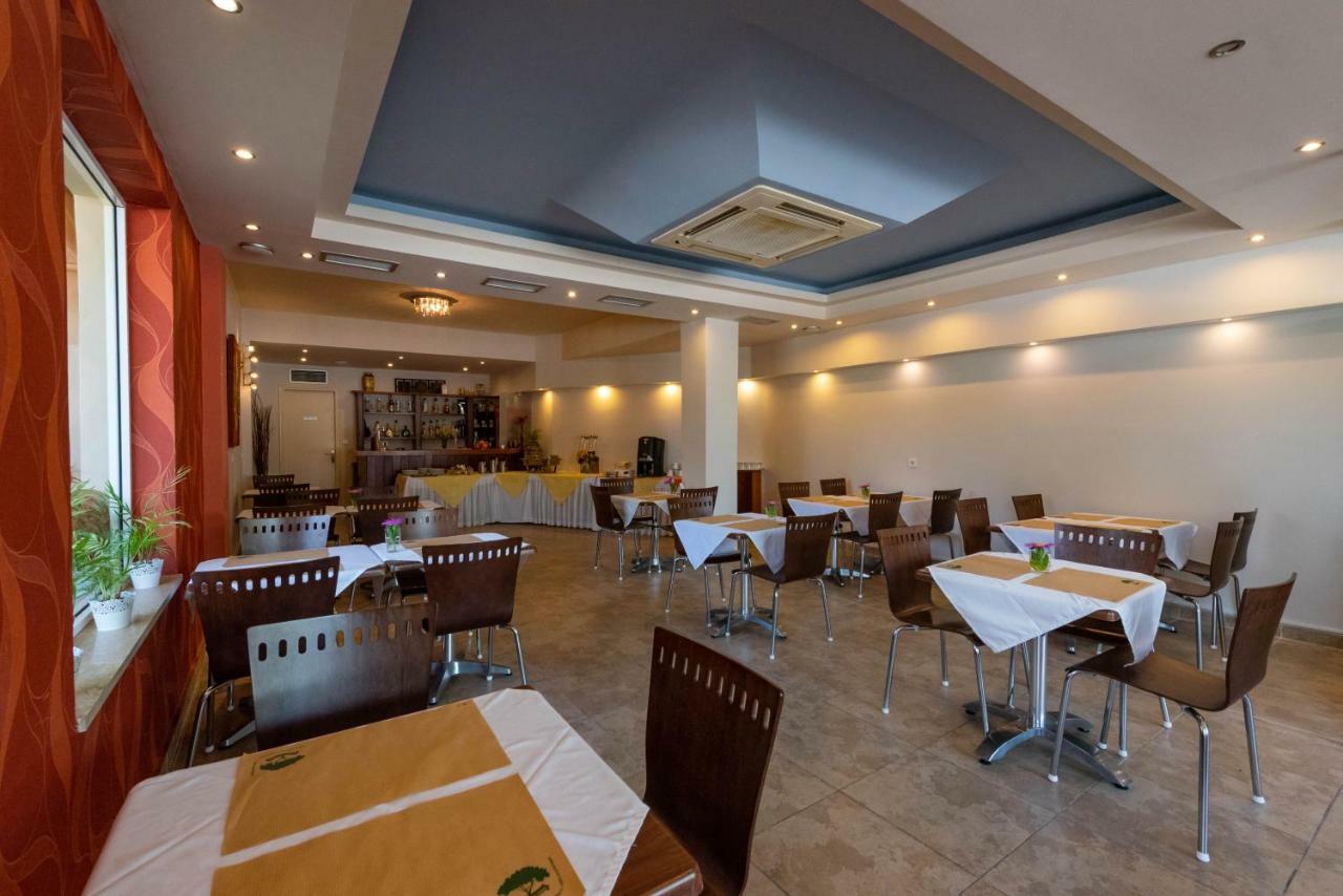Theoxenia Hotel Apartments ครานี ภายนอก รูปภาพ