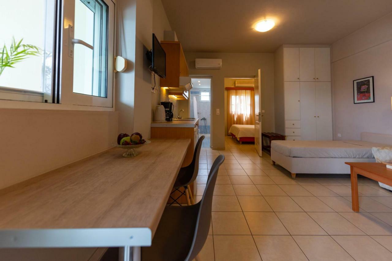 Theoxenia Hotel Apartments ครานี ภายนอก รูปภาพ